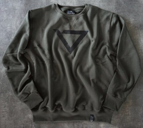 heavy crew-neck sweatshirt, manufactured with very resistant fabric