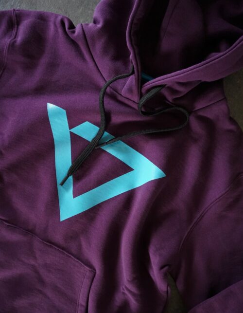 heavy hooded sweatshirt, manufactured with very resistant fabric