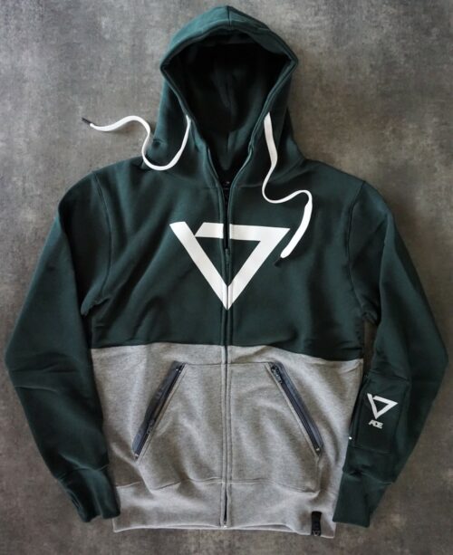 heavy hooded sweatshirt, manufactured with very resistant fabric