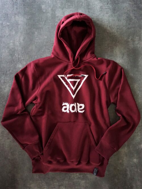 heavy hooded sweatshirt, manufactured with very resistant fabric
