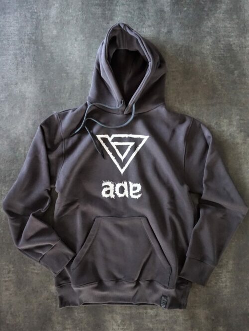 heavy hooded sweatshirt, manufactured with very resistant fabric