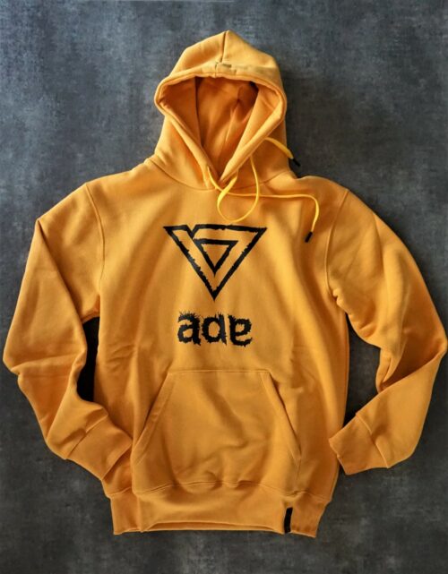 heavy hooded sweatshirt, manufactured with very resistant fabric