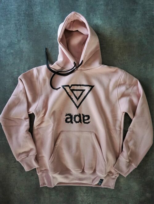 heavy hooded sweatshirt, manufactured with very resistant fabric
