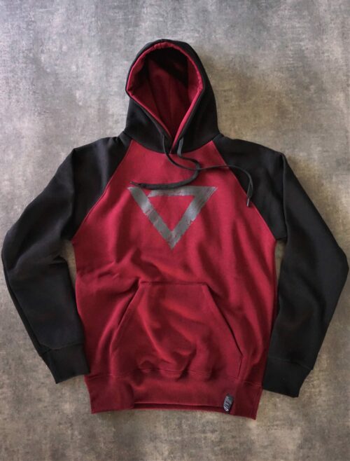 heavy hooded sweatshirt, manufactured with very resistant fabric