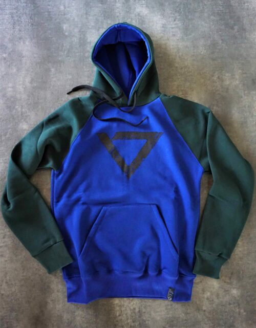 heavy hooded sweatshirt, manufactured with very resistant fabric