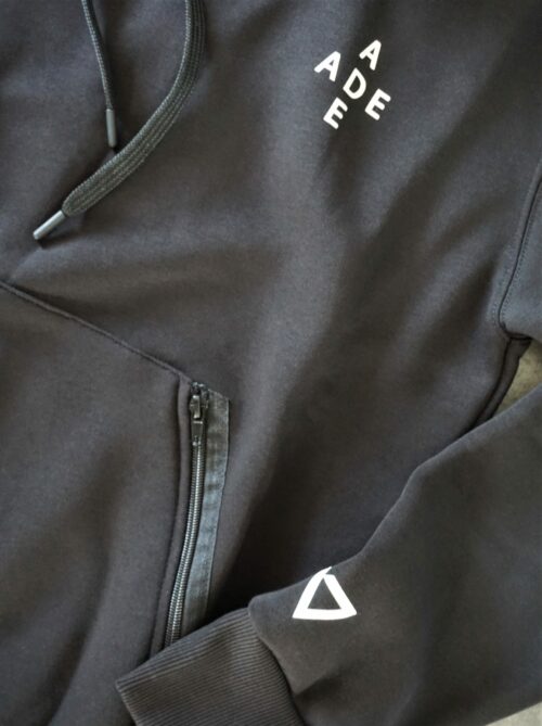 heavy hooded sweatshirt, manufactured with very resistant fabric